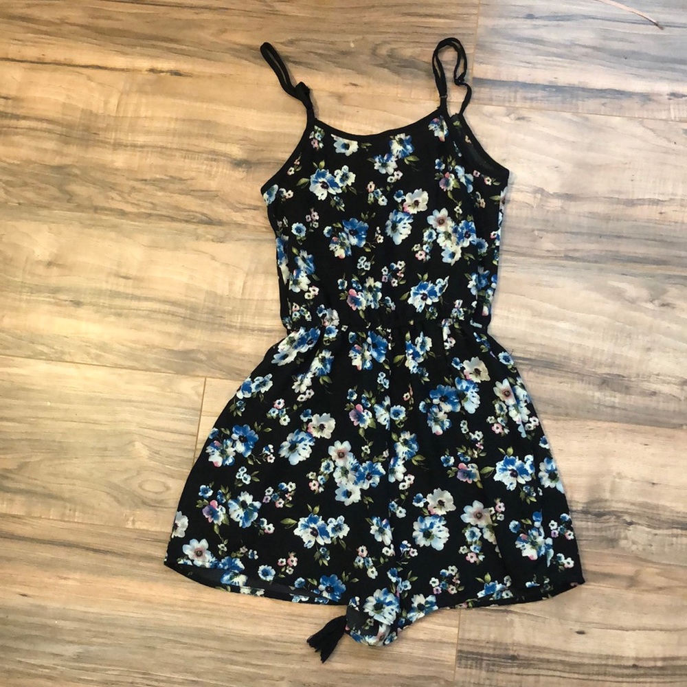 Romper - Picture 2 of 3